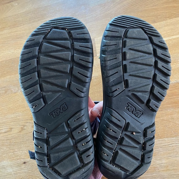 Teva Women's Hurricane XLT2 Pastel Multi-Strap Sandal in Black Sole - Picture 4 of 5